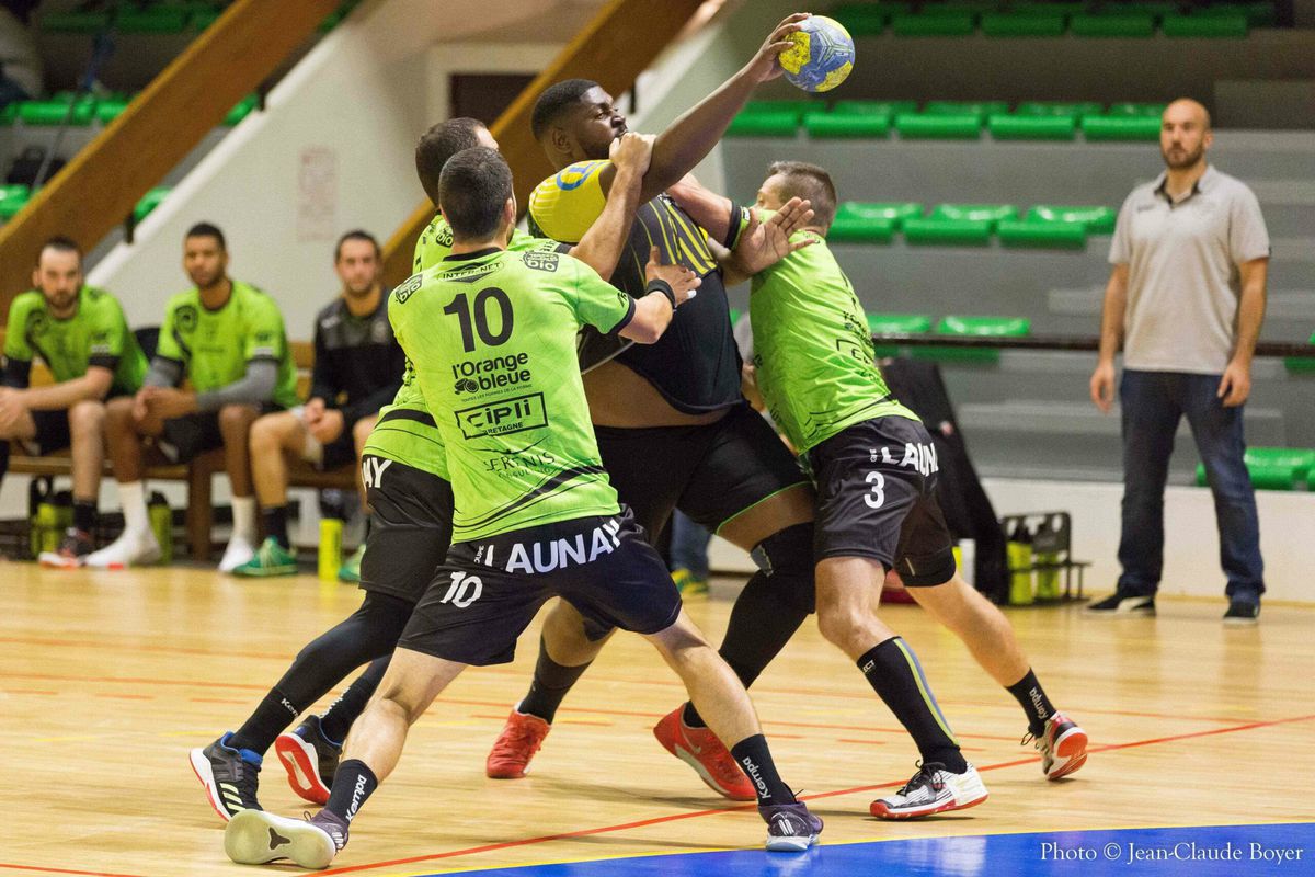 Ca de la gigant la gigant! » Ce i-a scris Shaquille O'Neal pivotului congolez care a șocat prin forma fizică lumea sportului