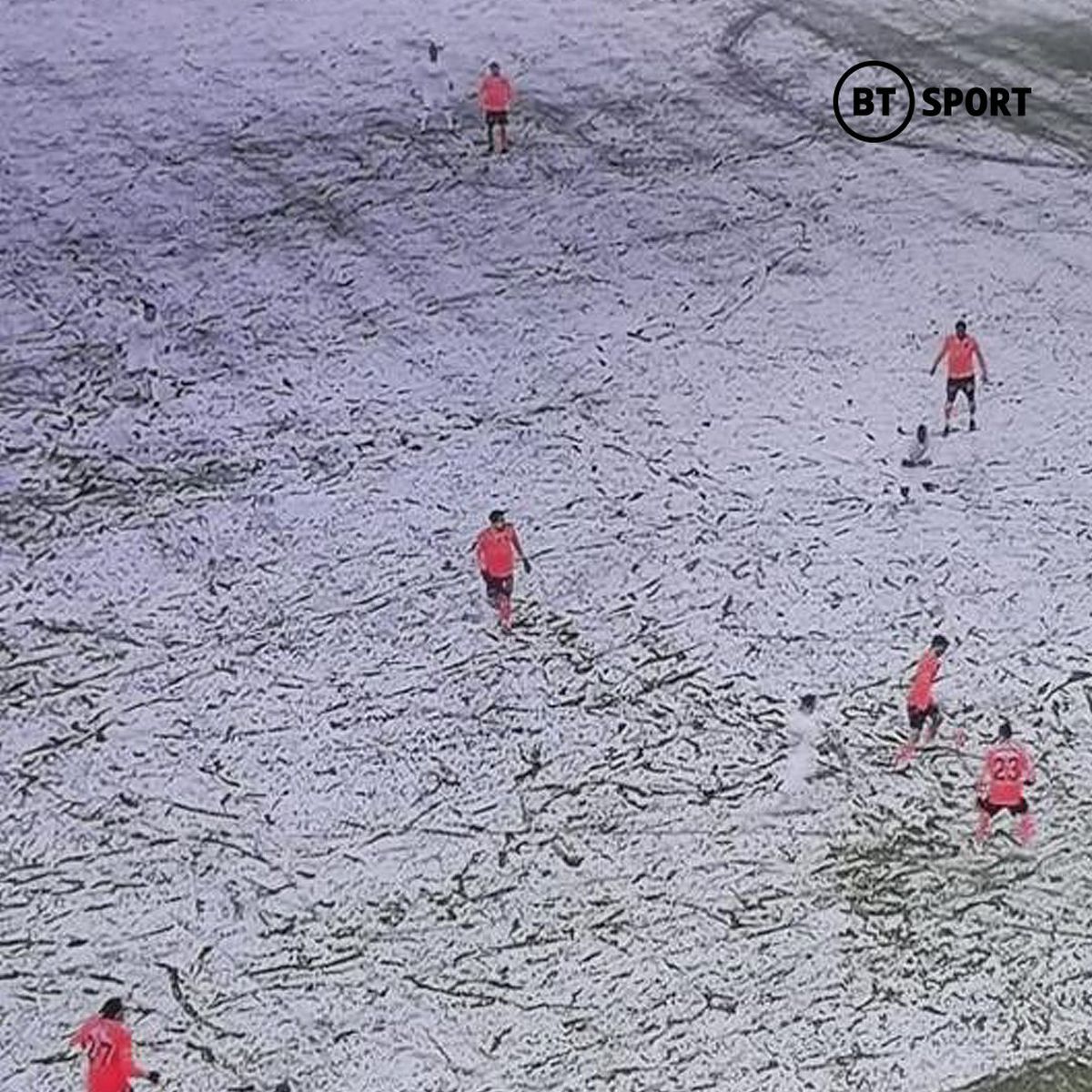 FOTO. Imaginile începutului de an » Câte echipe vezi pe teren? 