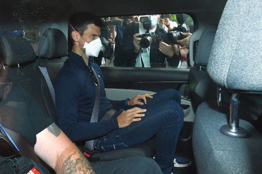 Novak Djokovic, surprins de fotoreporteri în drumul spre sala de judecată / Sursă foto: Imago Images