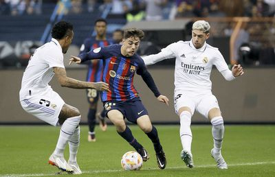 „Nu obosesc să-l laud. Băiatul ăsta n-are limite!” » Xavi Hernandez, vrăjit după evoluția cu Real Madrid: „Pasiune pură!”