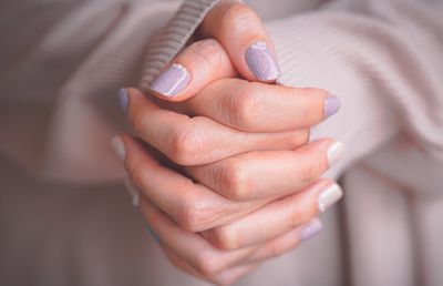 Unghii cu gel pentru unghii fragile și o manichiură perfectă