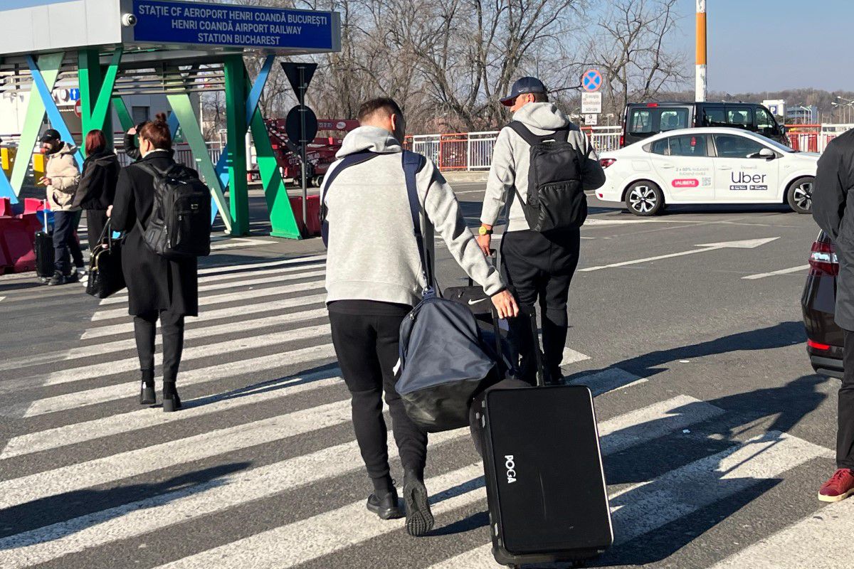 FCSB s-a întors din Antalya » Și cu brațul imobilizat, „Iron Man” Olaru n-a vrut să audă de ajutor