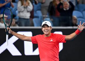 Portretul lui Learner Tien, adolescentul care l-a eliminat pe finalistul de la Australian Open » „Un puști tăcut, cu o aură specială” + A pus mâna pe rachetă la un an și jumătate