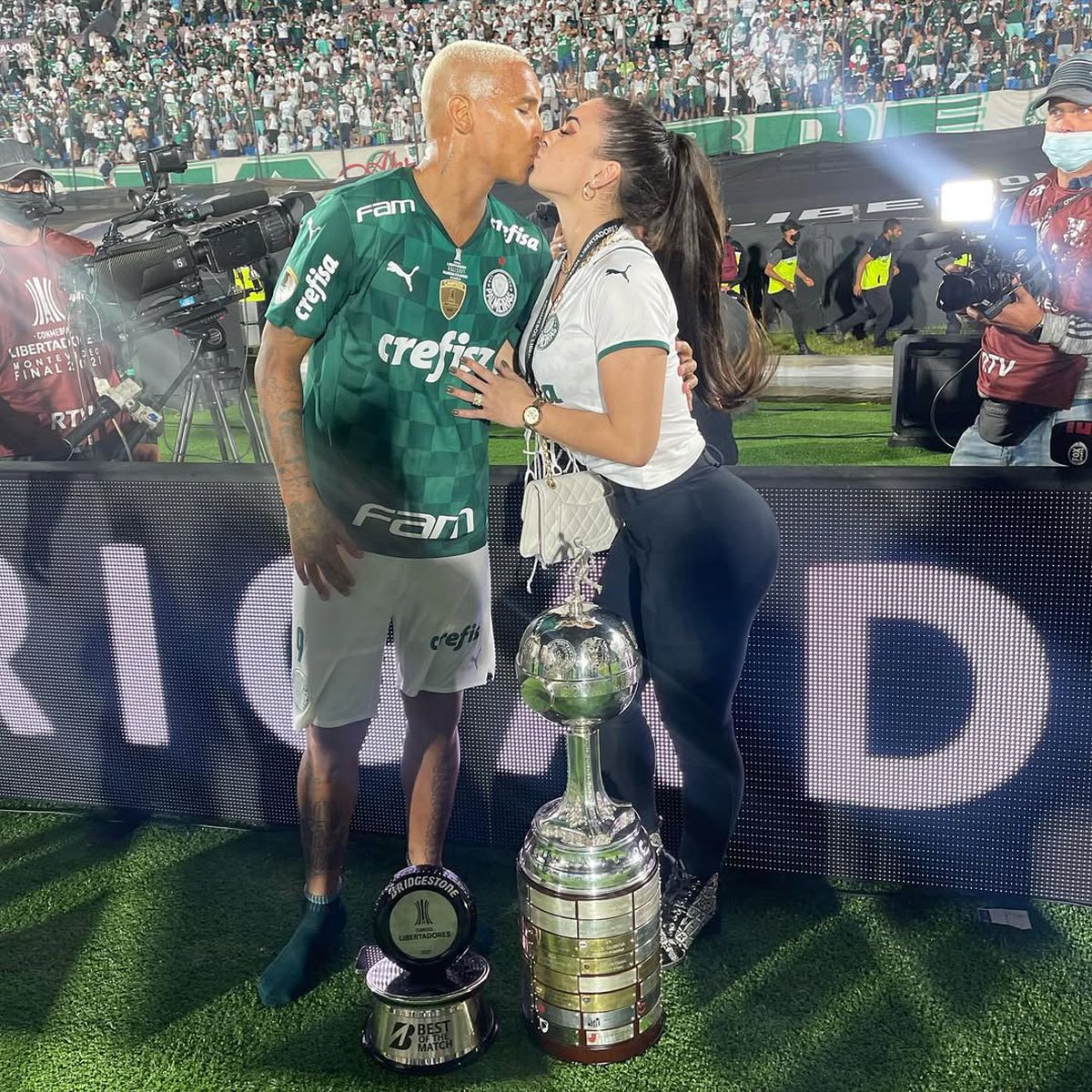 Soția fotbalistului a postat calendarul cu toate zilele în care a făcut sex cu el în 2024: „Obiectivul e să multiplic iubirea”