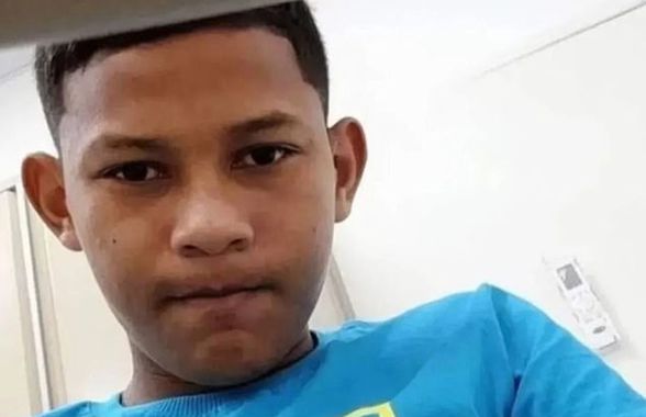 Imagini tulburătoare. Un portar de 16 ani a murit după ce a respins un penalty cu pieptul