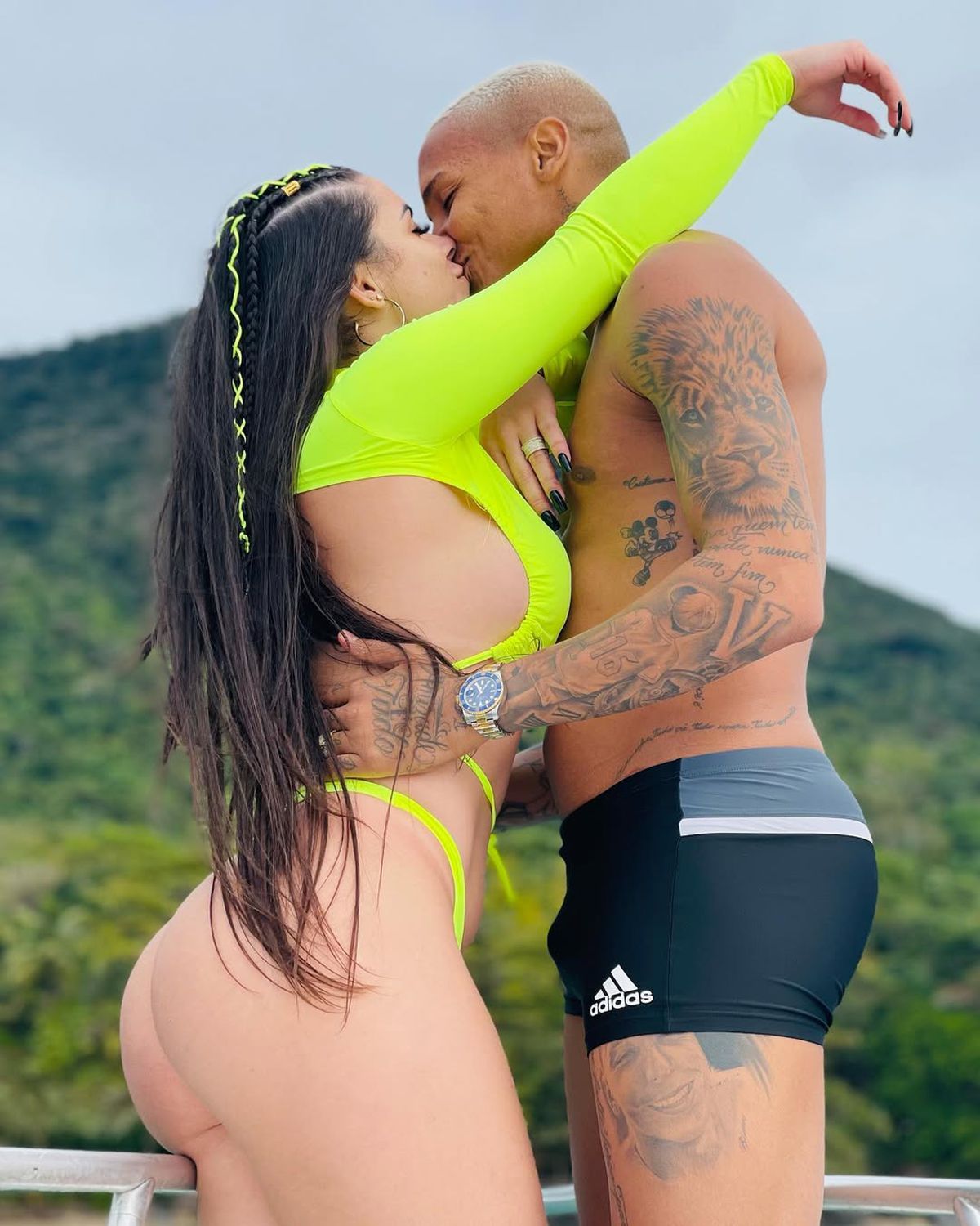 Soția fotbalistului a postat calendarul cu toate zilele în care a făcut sex cu el în 2024: „Obiectivul e să multiplic iubirea”