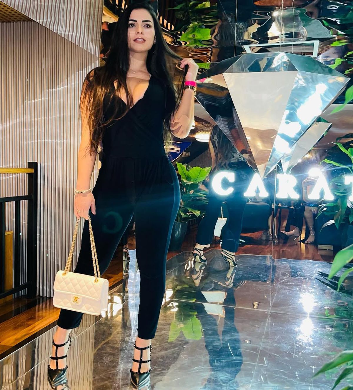 Karina Alexandre, soția lui Deyverson