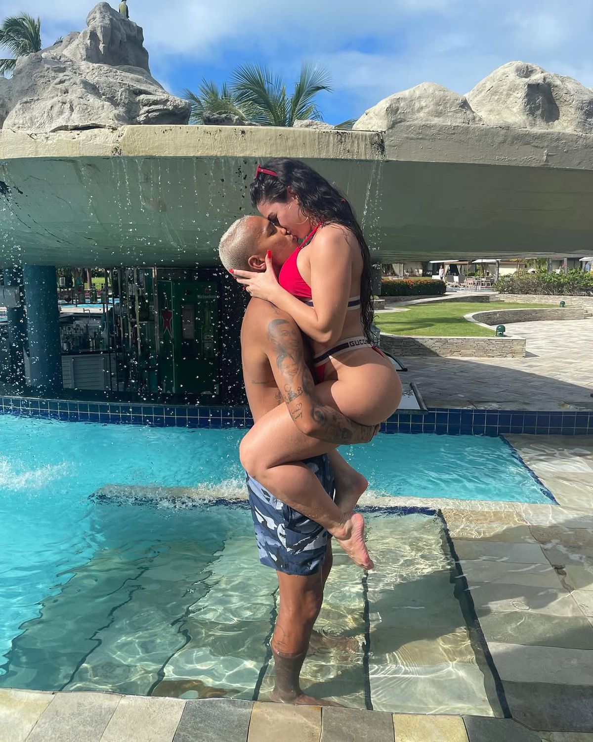 Karina Alexandre, soția lui Deyverson