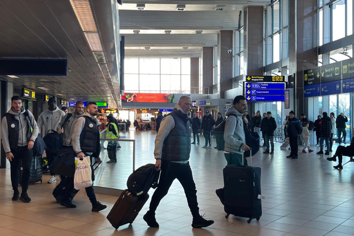 FCSB s-a întors din Antalya » Și cu brațul imobilizat, „Iron Man” Olaru n-a vrut să audă de ajutor