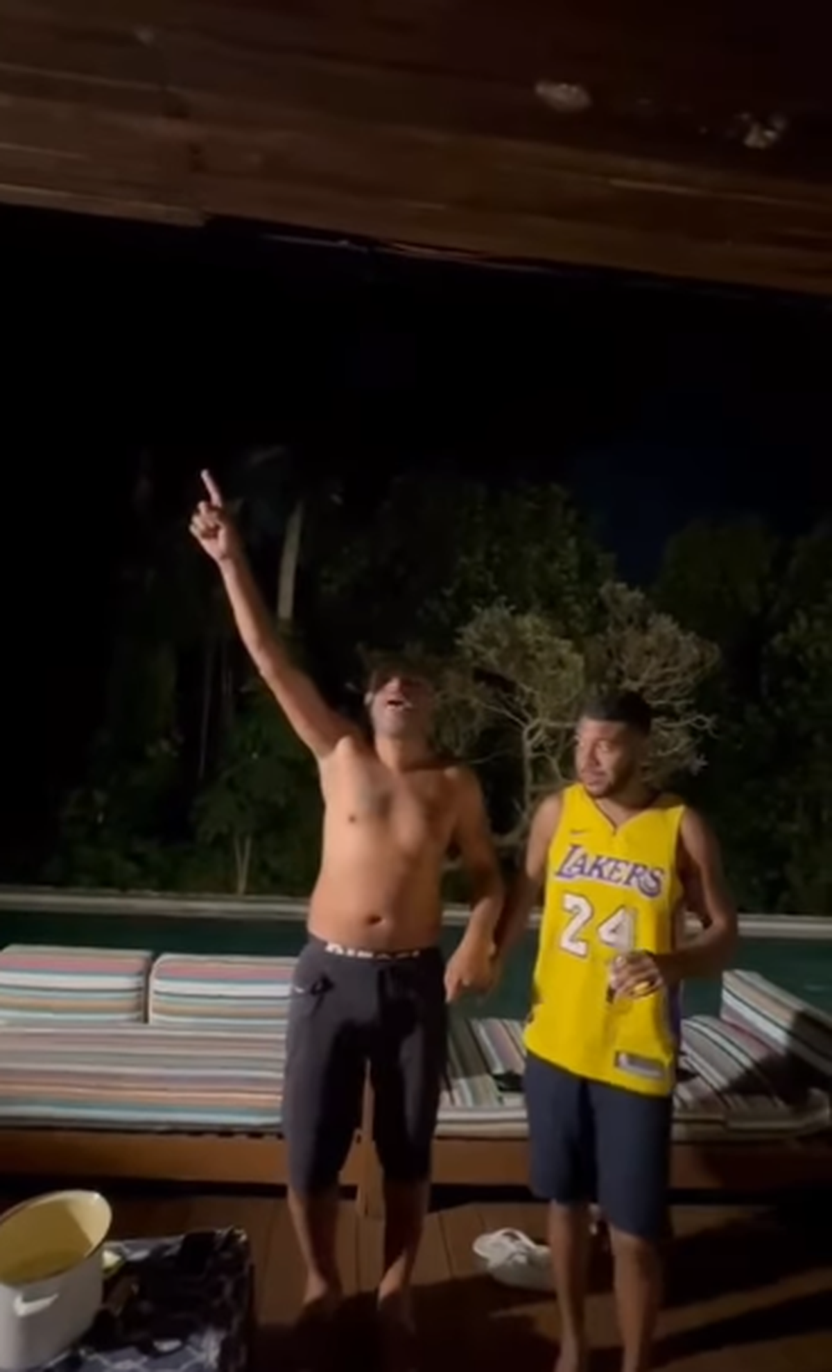 După fotbal, cucerește și străzile din Rio! Încă un episod de pomină cu „Împăratul” Adriano