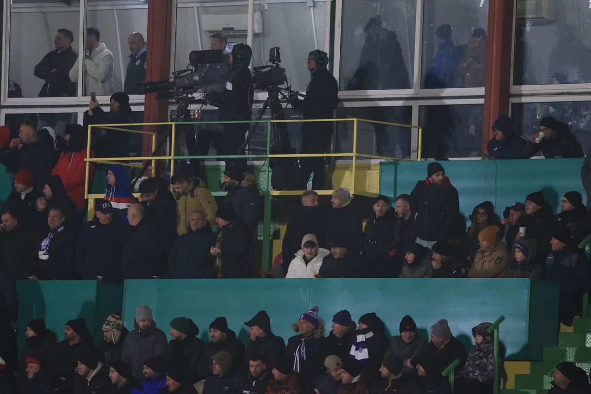 Situație revoltătoare în zona dedicată jurnaliștilor la FC Argeș - FCSB: „Suntem în preistorie!”