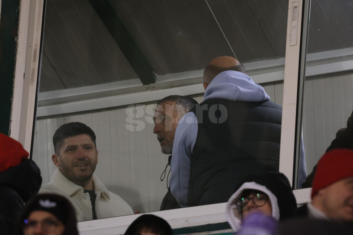 Mihai Stoica, în conflict cu spectatorii la Argeș - FCSB