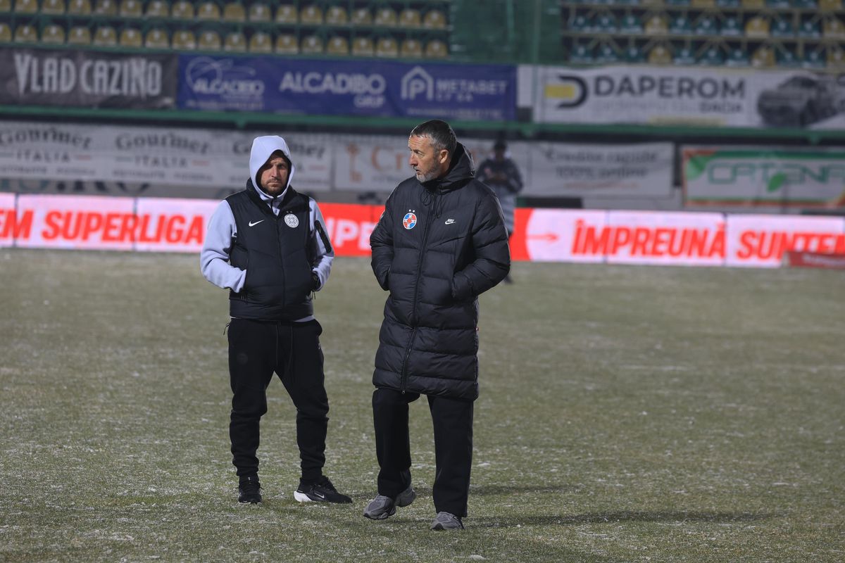 Gestul făcut de toți fotbaliștii campioanei FCSB, când au pășit pe gazonul de la Mioveni