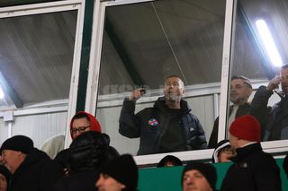 Mihai Stoica, în conflict cu fanii celor de la FC Argeș » Imaginile surprinse de GSP: ținut cu greu în lojă!