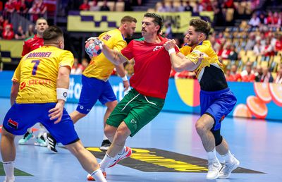 România nu s-a făcut de râs contra Portugaliei! Spectacol cu 74 de goluri la debutul în grupa de la Euro 2026 de handbal