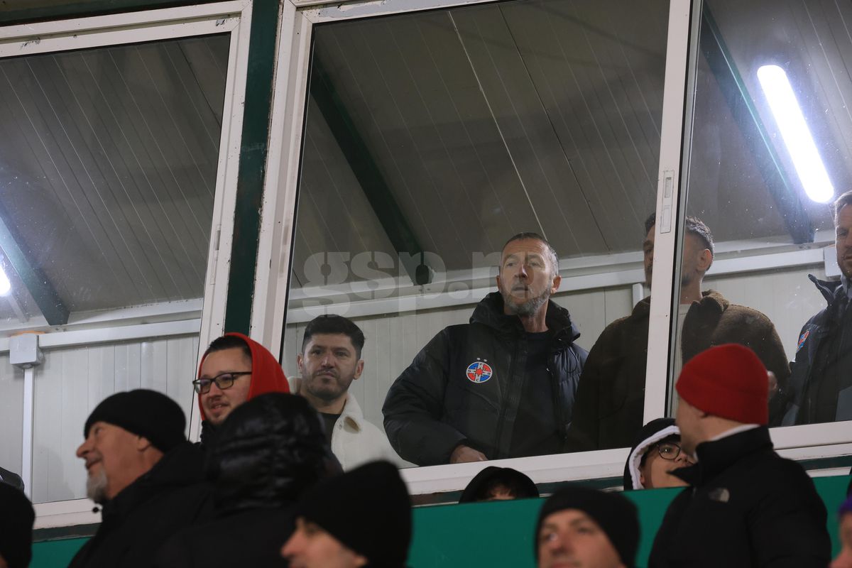 Mihai Stoica, în conflict cu spectatorii la Argeș - FCSB