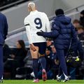 Richarlison părăsește terenul accidentat / Foto: GettyImages