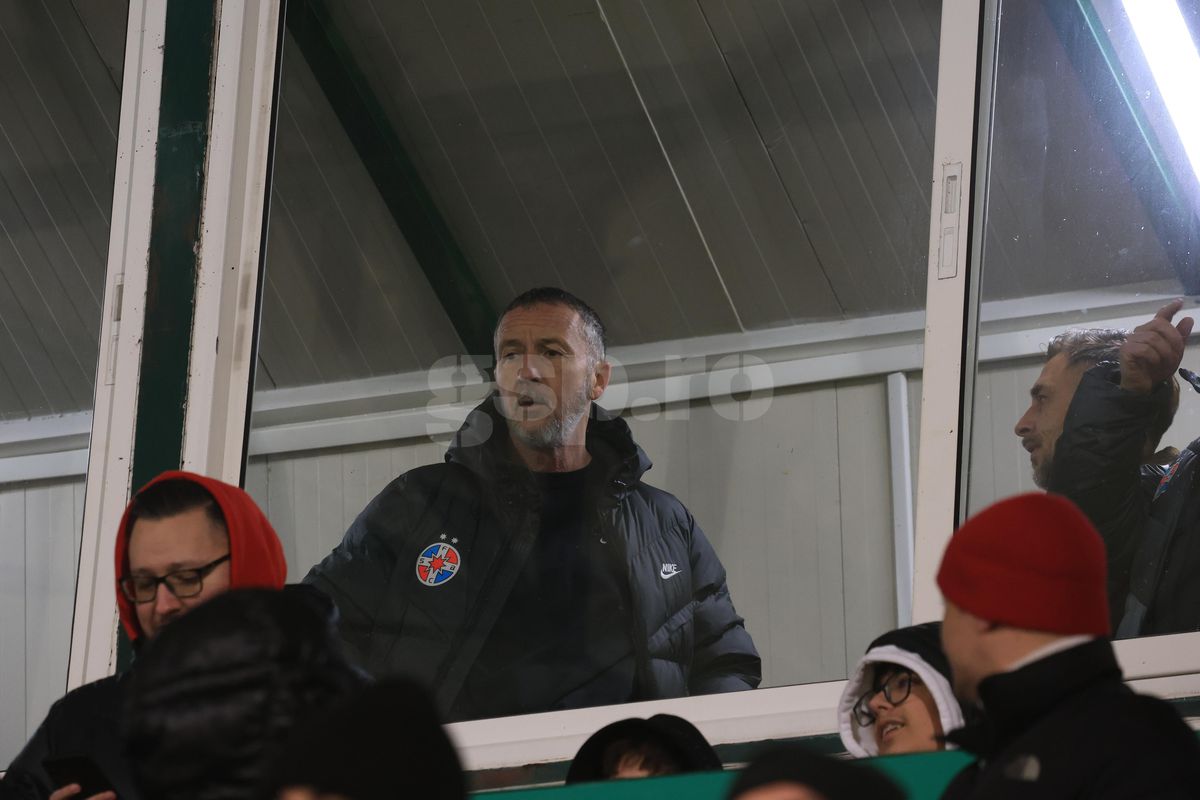 Mihai Stoica, în conflict cu spectatorii la Argeș - FCSB