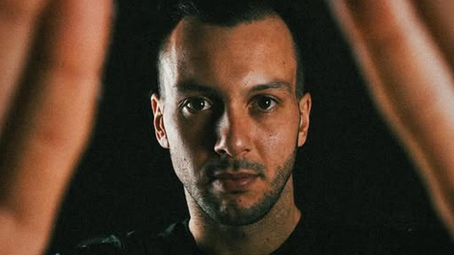 Dejan Iliev în echipamentul Rapid București, prezentat oficial ca portar macedonean în cadrul transferului la Rapid. | sursa foto: Gazeta Sporturilor