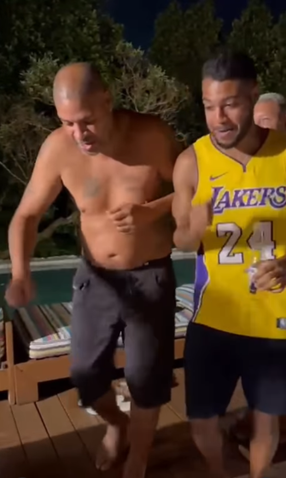 După fotbal, cucerește și străzile din Rio! Încă un episod de pomină cu „Împăratul” Adriano