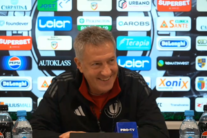 Cristiano Bergodi, despre transferuri și absenți înainte de meciul cu Dinamo: „Nu vreau să dau cu trafaletul”