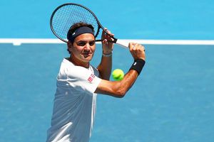 La 44 de ani, Roger Federer a revenit pe arena Rod Laver și l-a învins pe numărul 13 mondial: „Sunt foarte fericit de cum lovesc mingea”