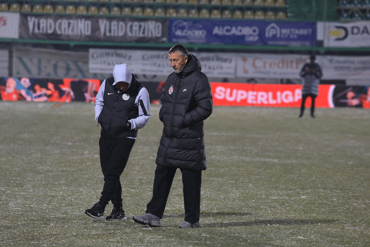 Gestul făcut de toți fotbaliștii campioanei FCSB, când au pășit pe gazonul de la Mioveni