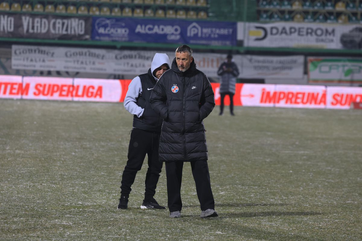 Gestul făcut de toți fotbaliștii campioanei FCSB, când au pășit pe gazonul de la Mioveni