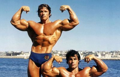 Arnold Schwarzenegger s-ar fi dopat cu steroizi din România: „A folosit Naposim făcut la Cluj”