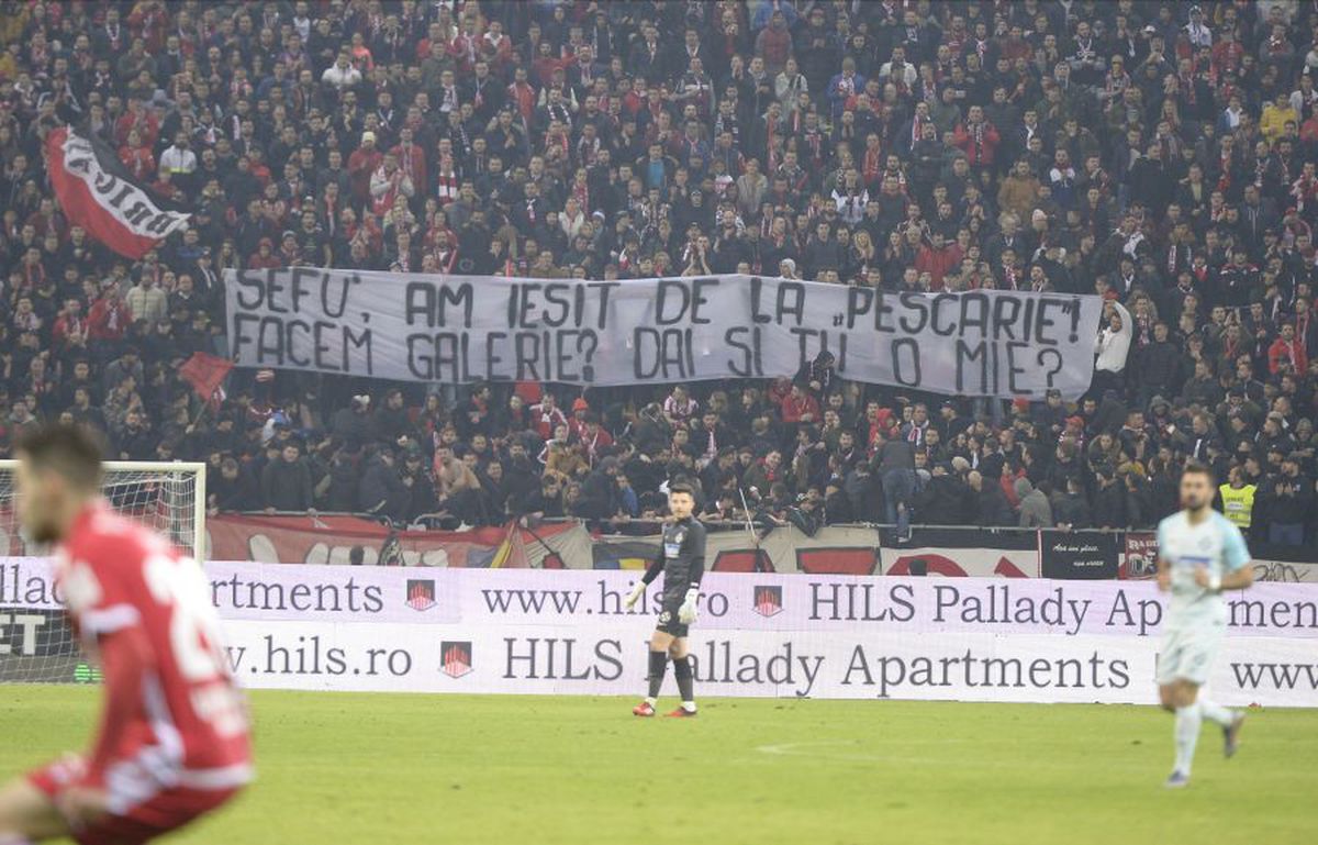 DINAMO - FCSB // FOTO + VIDEO Duelul galeriilor: PCH, scenografie-reclamă + mesaj războinic în peluza roș-albastră
