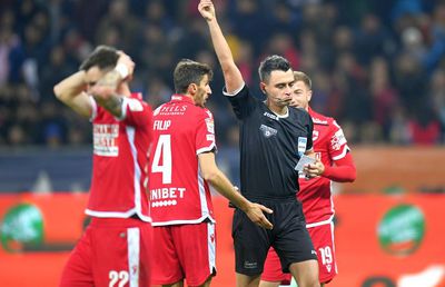 DINAMO - FCSB // Controversă după penalty-ul transformat de Tănase: „De ce nu fluieri după 6 minute?”