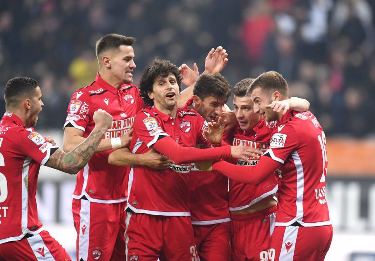 DINAMO - FCSB 2-1 // Cornel Dinu, în formă maximă: ce note le-a dat „perlelor” lui Becali + a ironizat un dinamovist: „Poate să joace doar în «Horea, Cloșca și Crișan»”