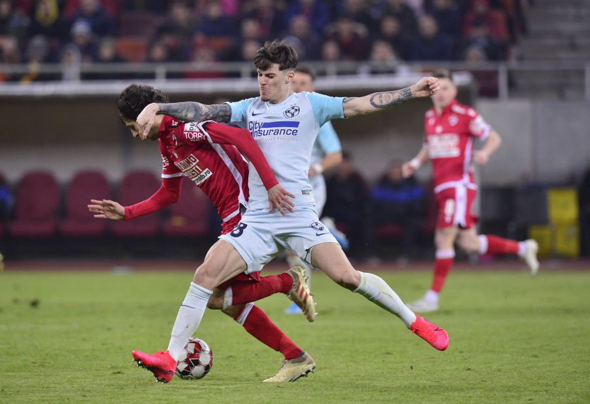 DINAMO - FCSB 2-1 // NOTE GSP: Repetenții lui Vintilă » Doi fotbaliști ai vicecampioanei, evoluții penibile în derby + laureații partidei de pe Arena Națională