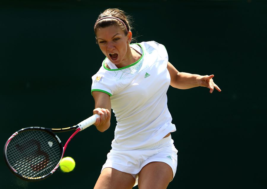 Simona Halep în partida cu Serena Williams de la Wimbledon 2011 FOTO Gettyimages Simona Halep în partida cu Serena Williams de la Wimbledon 2011 FOTO Gettyimages