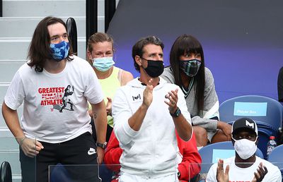 FOTO Mesaj manifest al apropiaților Serenei Williams! Ce scria pe tricourile purtate la meciul cu Simona Halep