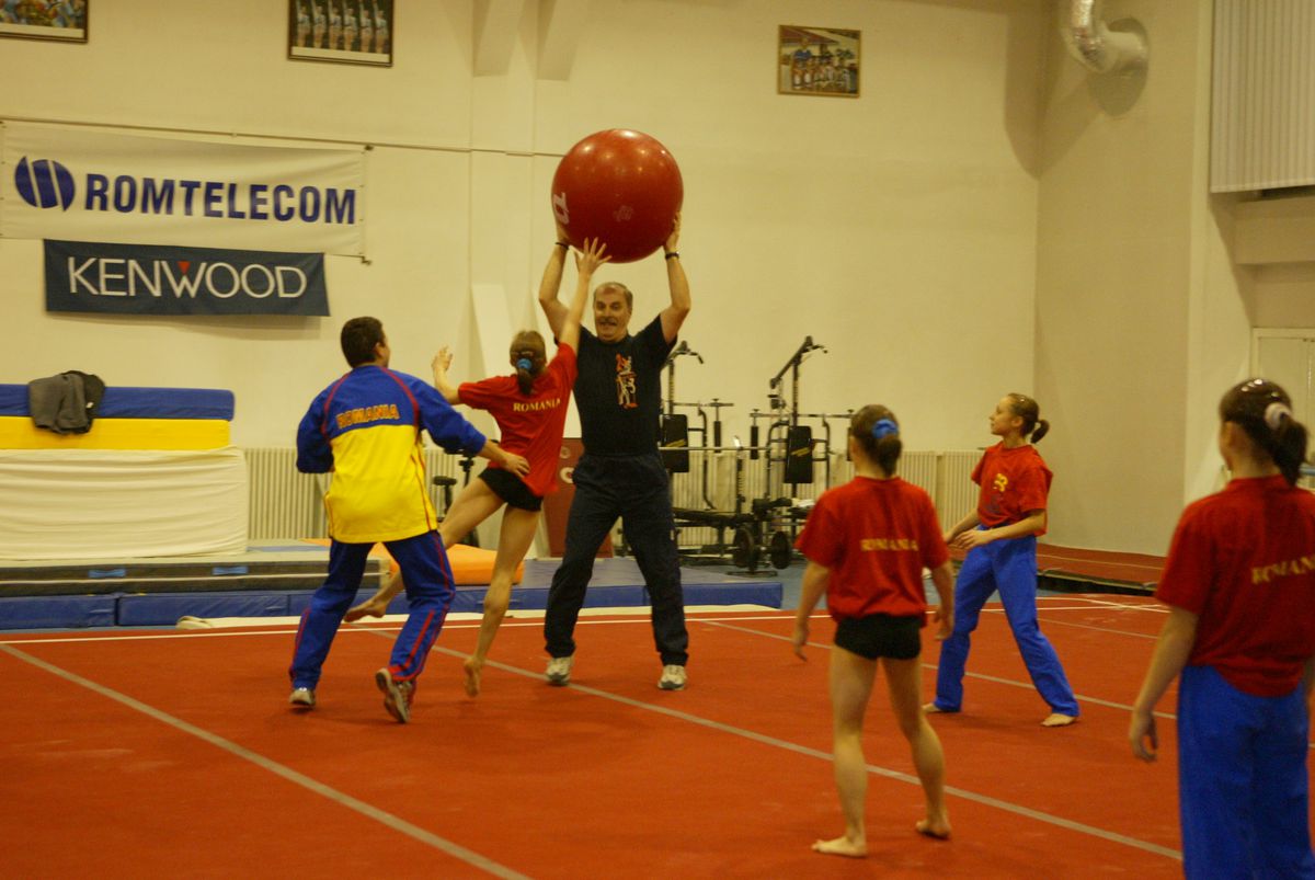 Gimnastele care au lucrat cu Octavian Bellu vorbesc despre clipele care le-au marcat