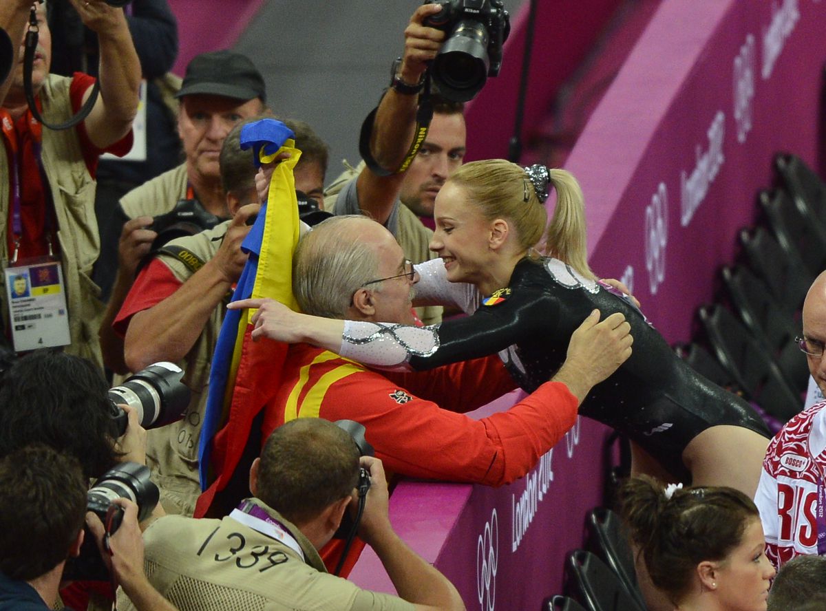 Gimnastele care au lucrat cu Octavian Bellu vorbesc despre clipele care le-au marcat