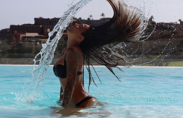 FOTO. 10 clauze pe care un fotbalist trebuie să le accepte înainte de nuntă » Iubita-influencer lansează o modă