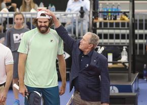 Exces de zel? ATP l-a sancționat pe Opelka, pentru un gest din timpul festivității de premiere de la Dallas