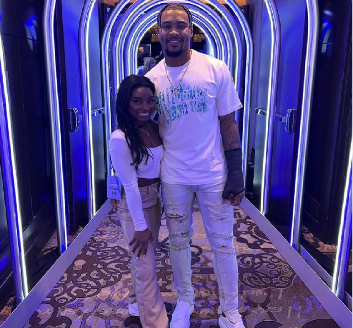 VIDEO Fobiile sportivilor » Cum a reacționat Simone Biles când Larisa Iordache i-a spus că are o albină în buchet: „Îmi pare rău pentru ea”