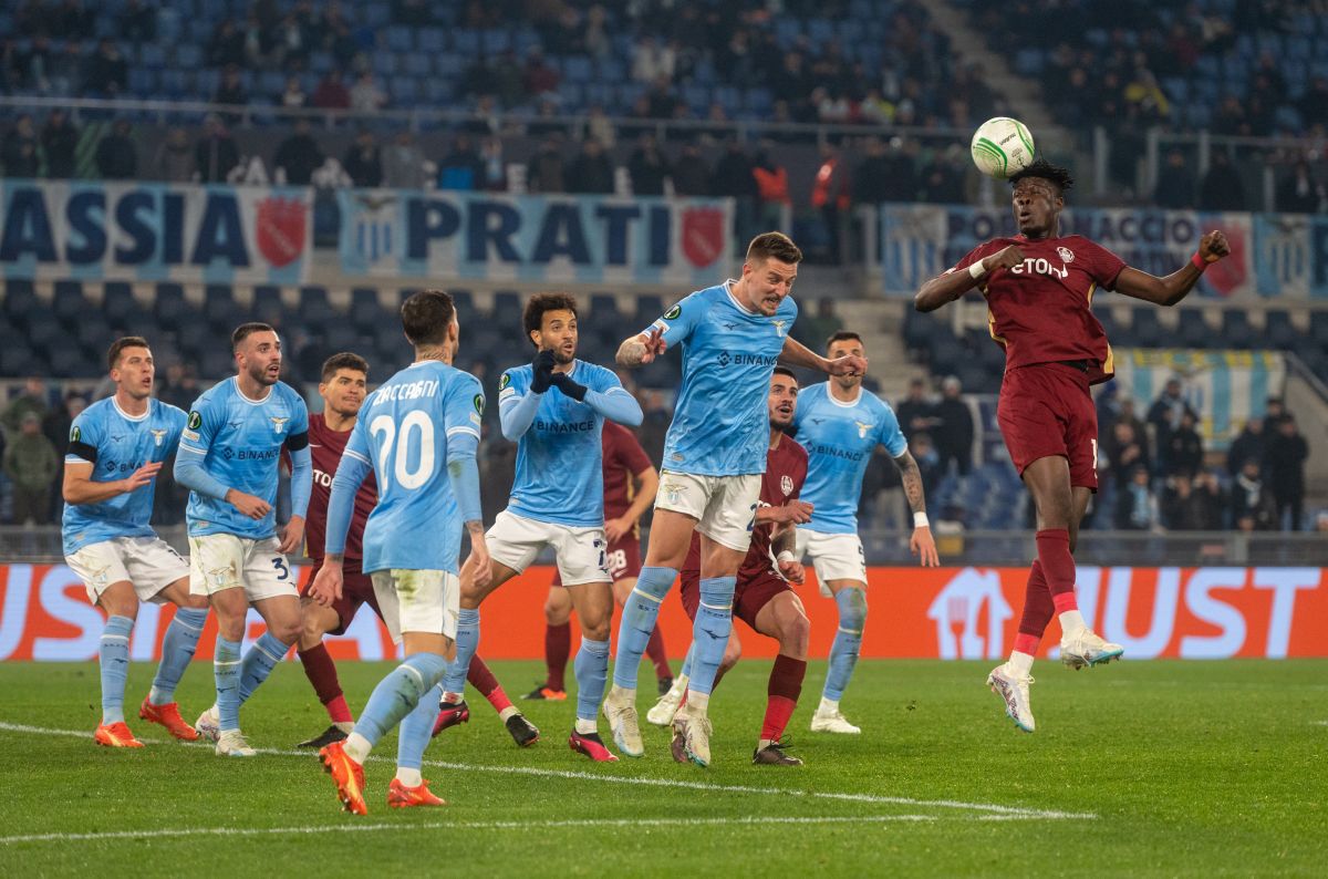 Ilie Dumitrescu, neiertător cu CFR Cluj » Discurs apăsat: „Îl iei din Serie C și-l pui să joace cu Lazio? Așteptam ceva de la acești jucători”