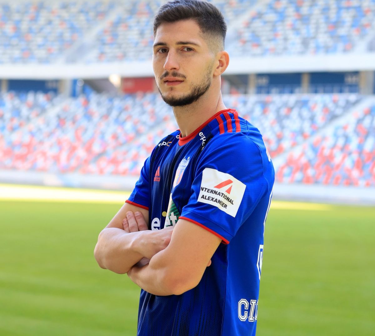 Steaua l-a transferat pe Mahrez  » Două mutări anunțate de „militari”