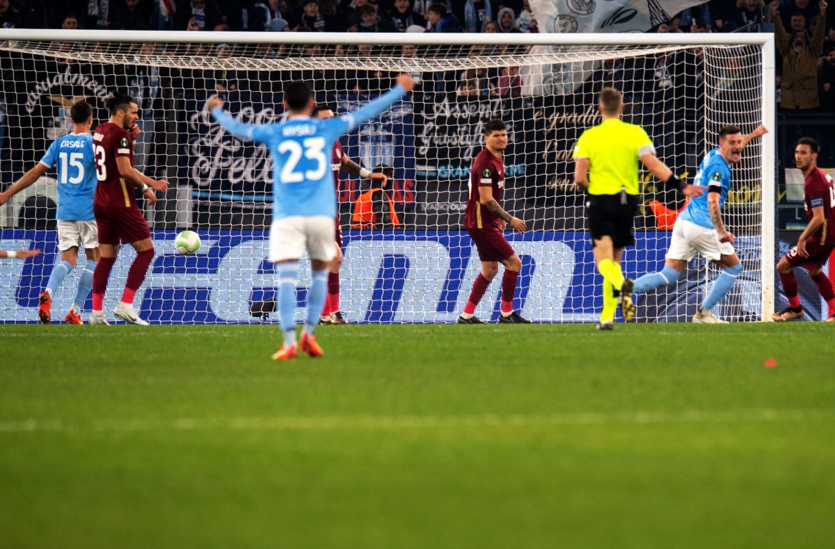 Ilie Dumitrescu, neiertător cu CFR Cluj » Discurs apăsat: „Îl iei din Serie C și-l pui să joace cu Lazio? Așteptam ceva de la acești jucători”