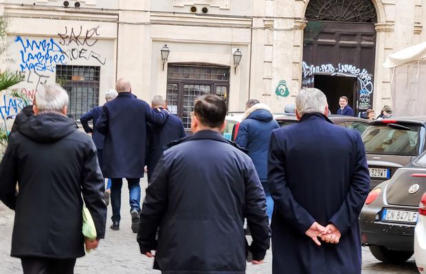 PSD s-a mutat la Lazio - CFR Cluj » Lângă cine a fost surprins patronul campioanei