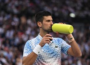 Hidratare în sticlele-lingouri » Novak Djokovici își arată preocuparea pentru mediul înconjurător prin colaborarea cu o companie care are drept scop să reducă pe cât posibil utilizarea plasticului