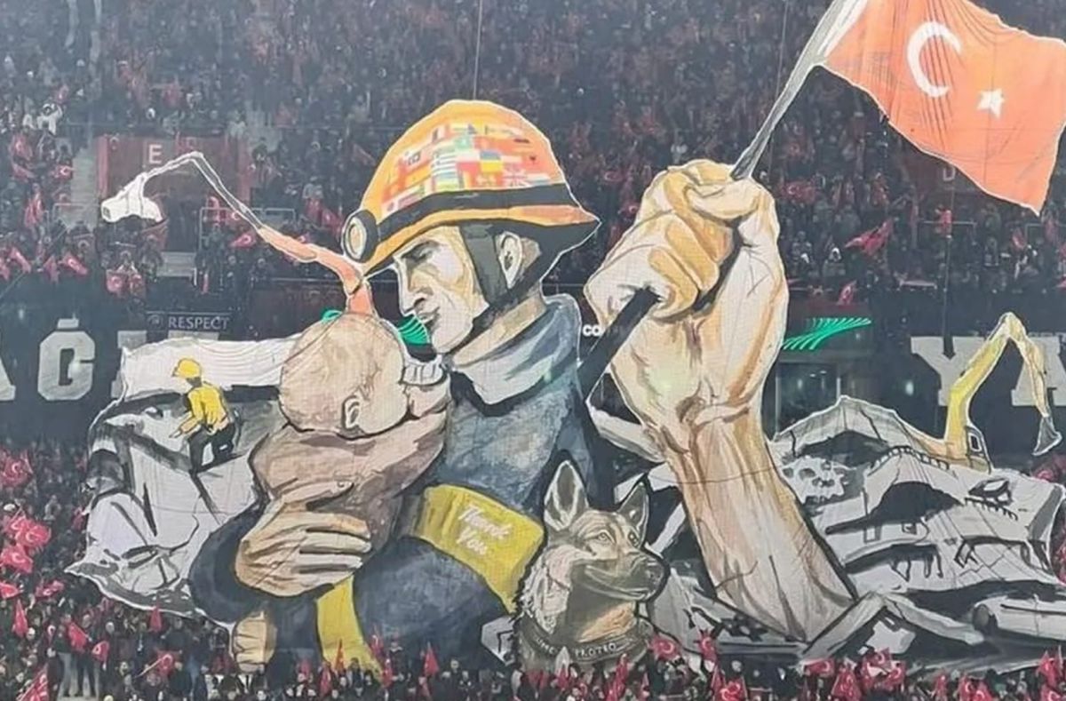 Emoționant! Scenografie impresionantă realizată de turci la duelul din Conference League, după cutremurele devastatoare care au lovit țara » Mulțumiri și pentru România