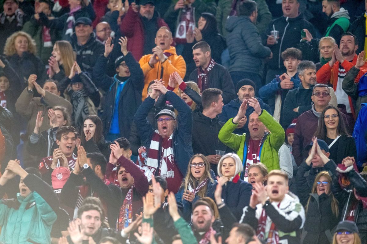 Sarri, dezlănțuit la conferință după 1-0 cu CFR Cluj: „Este inapt! De neconceput”