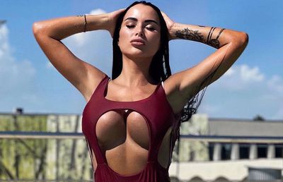 Fosta iubită a lui Mihai Costea s-a mutat din România și a trecut în online: „Aici nu mă judecă nimeni”