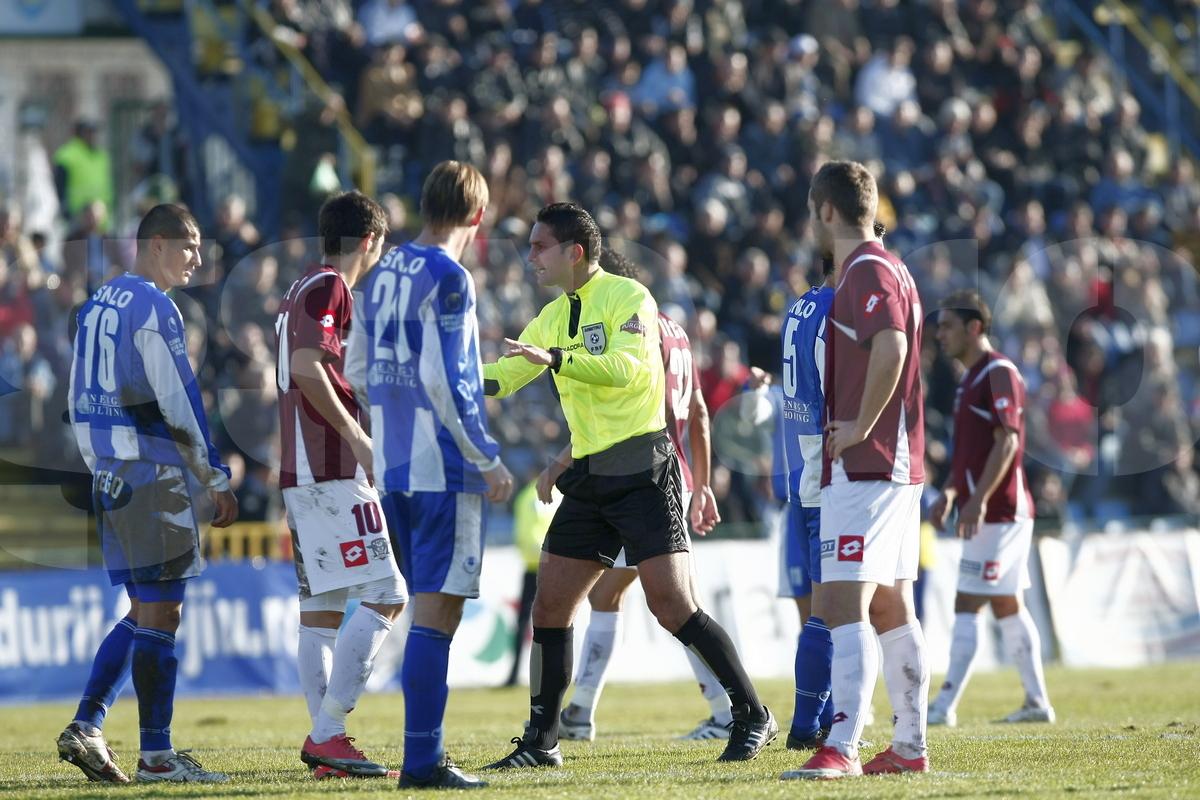S-a retras Sebastian Colțescu, arbitrul numărul 1 all-time în Superliga: „Libertatea și demnitatea nu trebuie pierdute niciodată în viață”