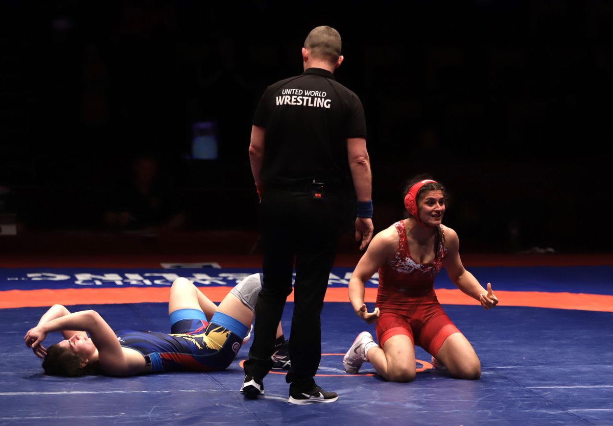 Două medalii de argint pentru România la Campionatele Europene de lupte de la București